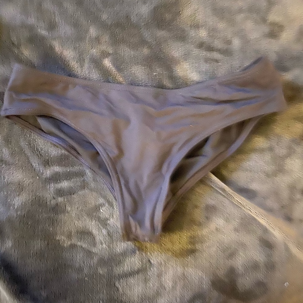 Billabong cheeky bottoms in black size medium